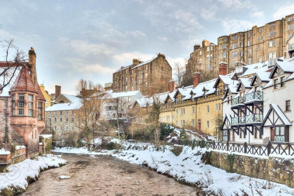 - Edinburgh - Apartment With Balcony And Free, Secure Garage Parking المظهر الخارجي الصورة